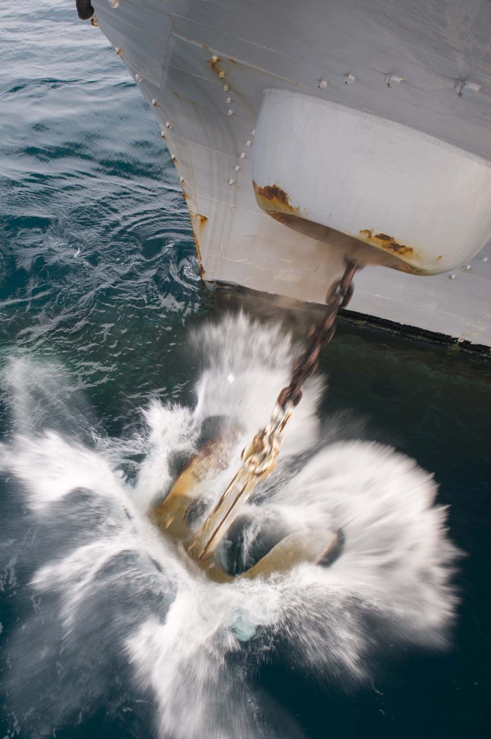 USS Bonhomme Richard (LHD 6) Drops Anchor