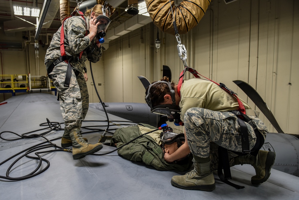 DVIDS Images 193rd SOW Airmen conduct confined spaces exercise