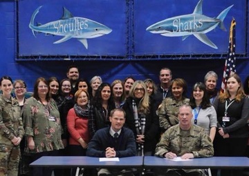 U.S. Army Reserve’s 364th ESC partners with local school