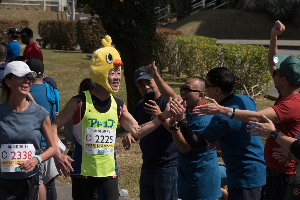 Team Kadena Cheers on Okinawa Marathon runners