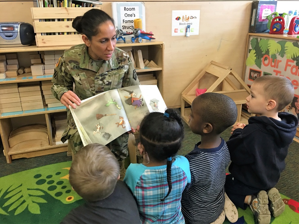 ‘A little talk about tweedle beetles’: 7th MSC Soldiers read to preschoolers