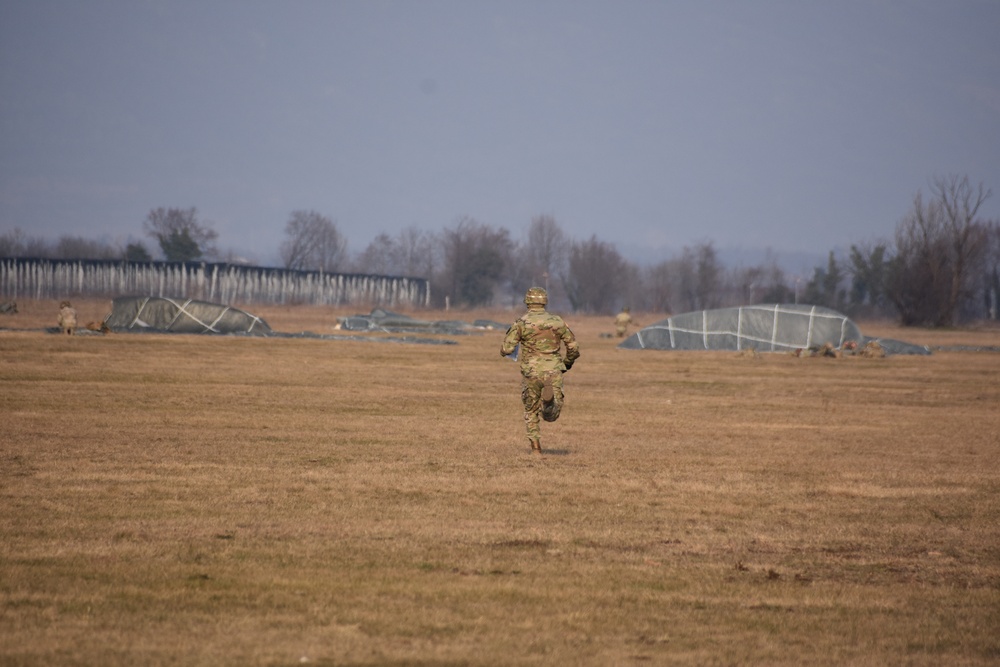 Rigger Speeds onto the Drop Zone