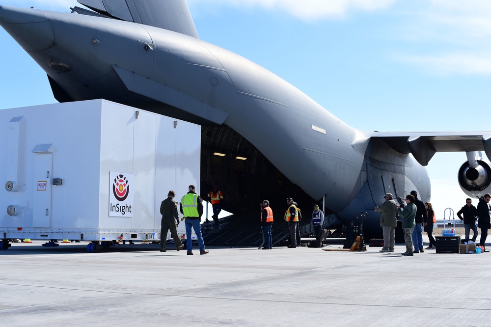 Buckley AFB helps transport Mars lander
