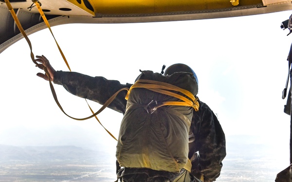 Flying Iguana static line airborne exercise