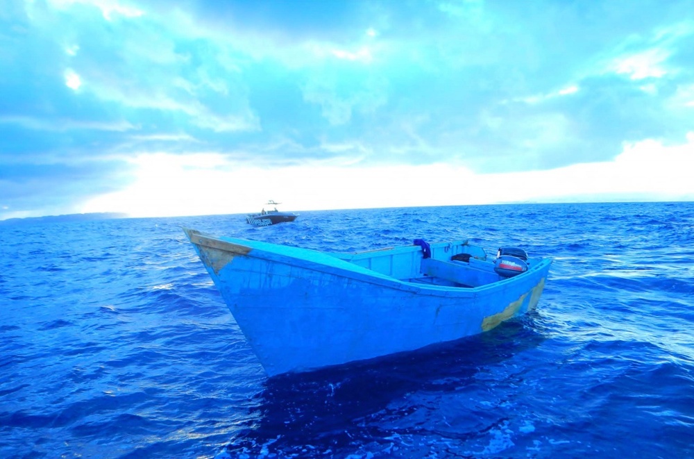 Coast Guard repatriates 10 migrants to Cuba