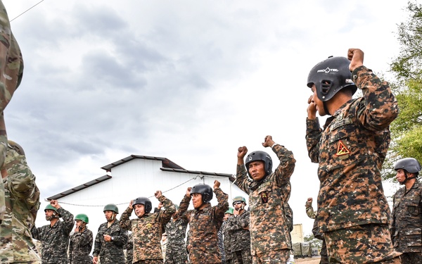 Flying Iguana static line airborne exercise
