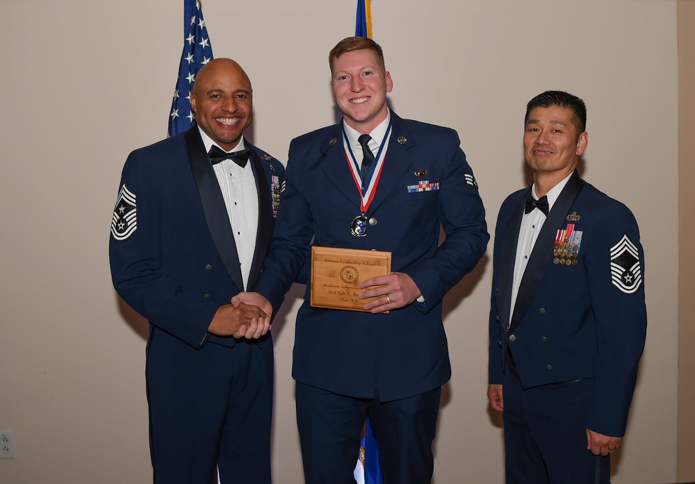 ALS class 18-B graduates