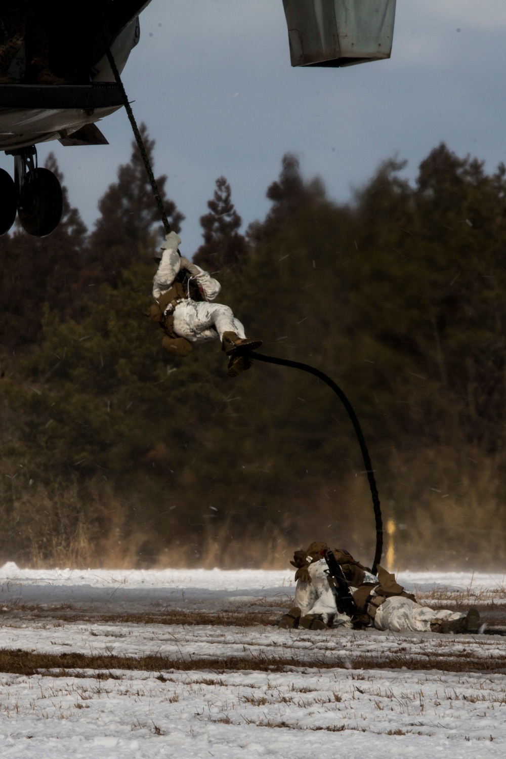 DVIDS - Images - Charlie Company refines cold-weather fast rope ...