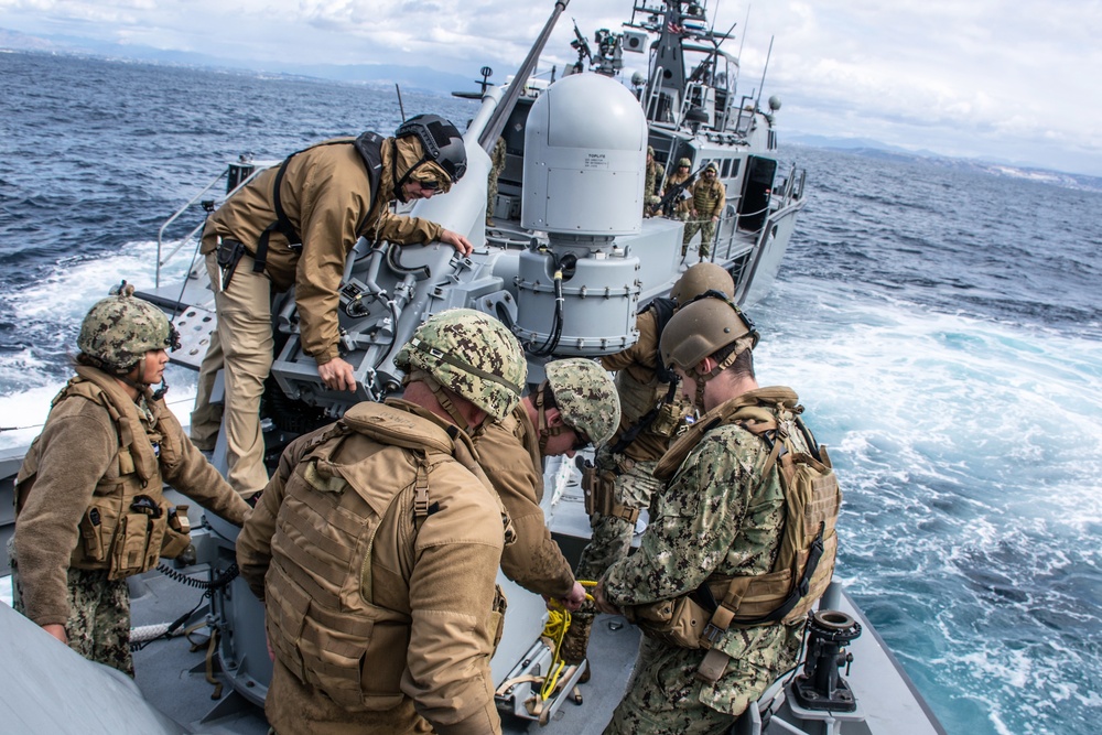 CRS 3 MKVI Patrol Boat Crews conducts TOWEX during Unit Level Training