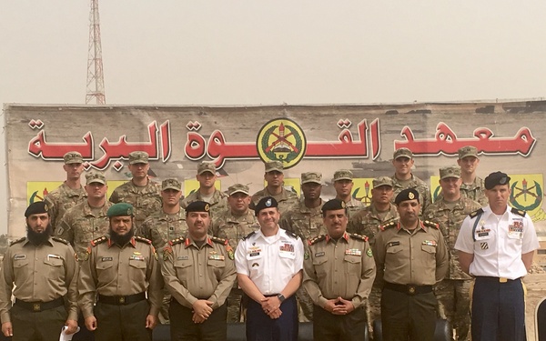 US Soldiers and Kuwaiti Land Forces Institue