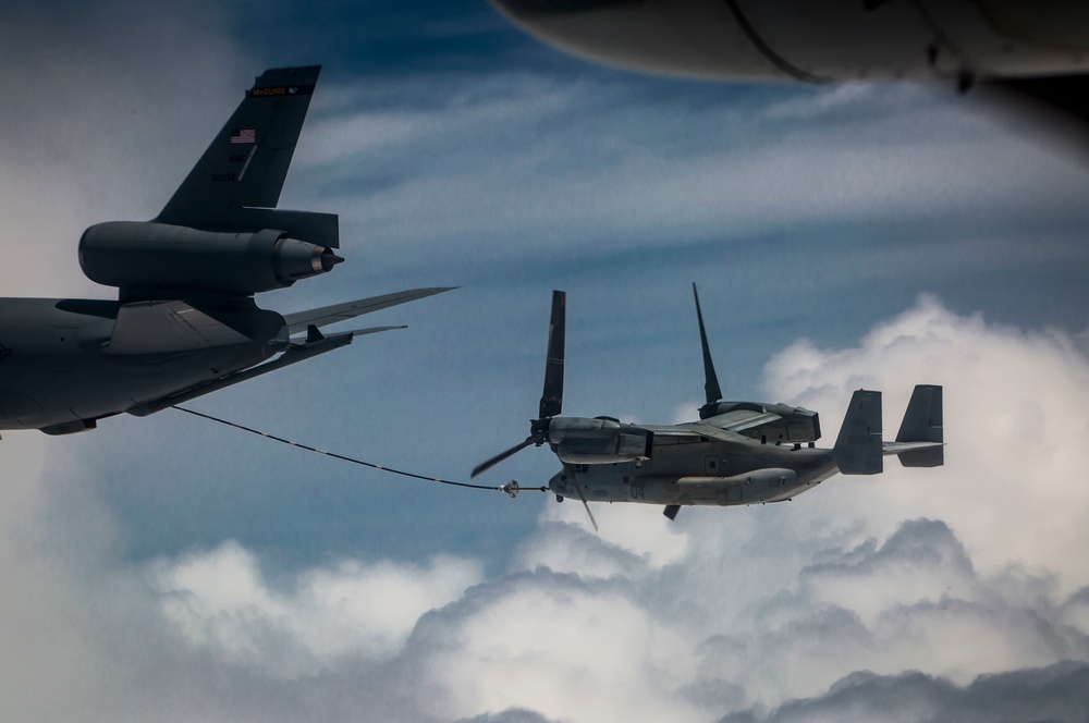 VMM-268 conducts joint aerial refueling exercise