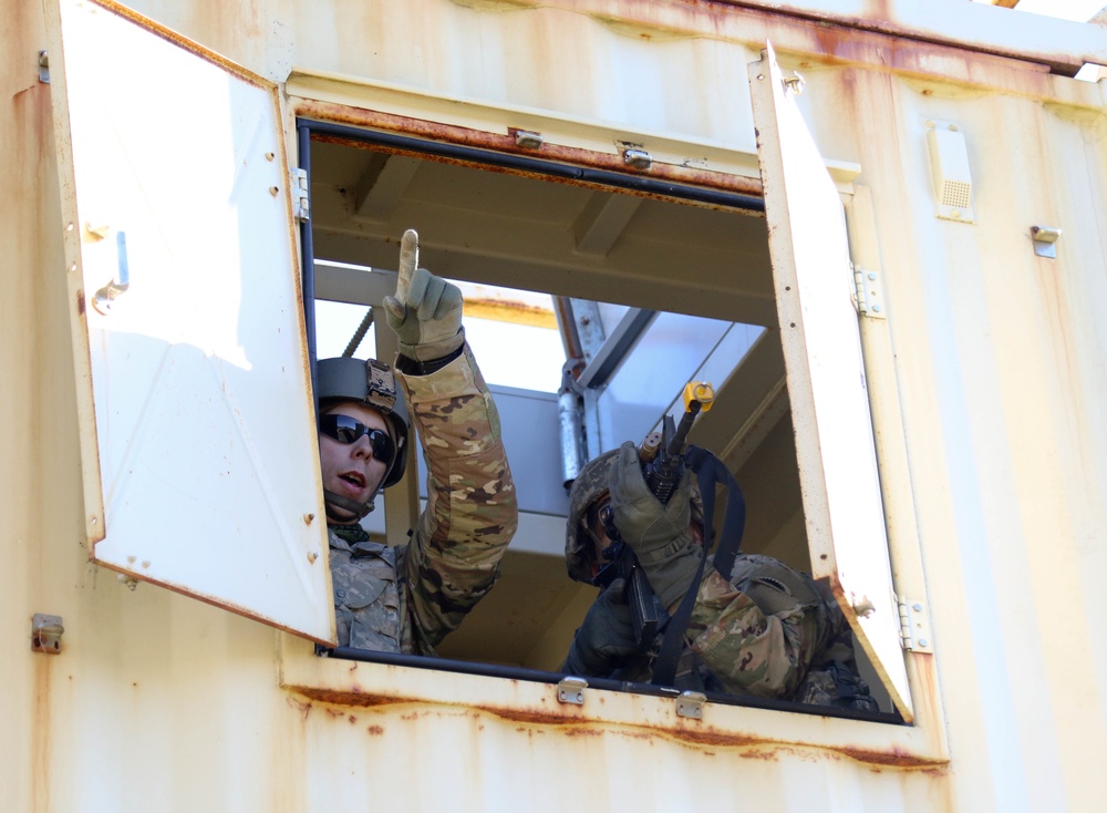 Oregon National Guard Soldiers conduct combined tactical training exercises