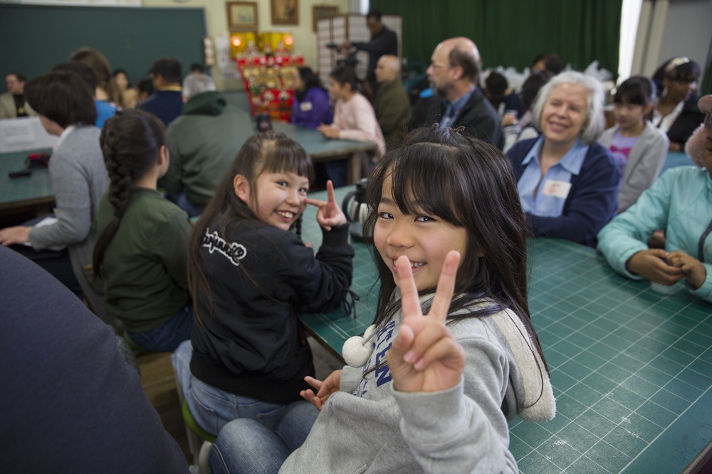 American, Japanese neighbors sip on cups of friendship