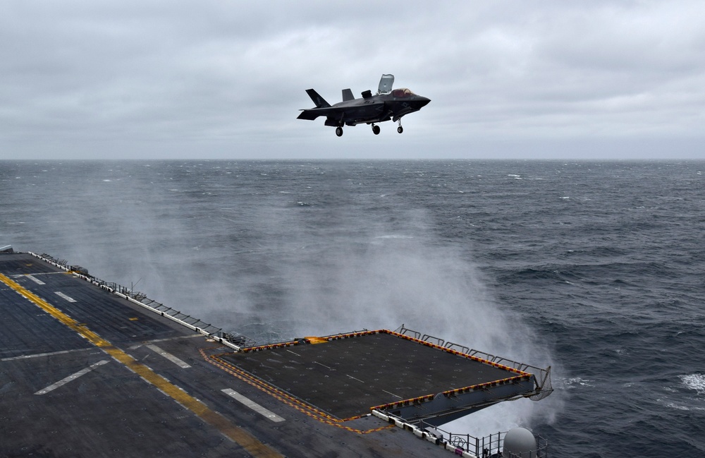 F-35B Lightning II lands on USS Wasp (LHD 1)