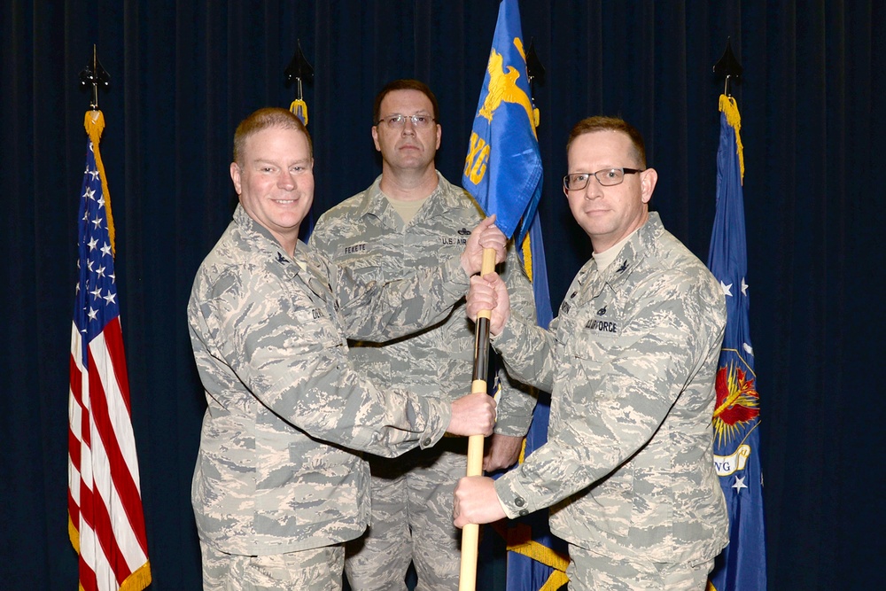 302nd Maintenance Group welcomes new commander