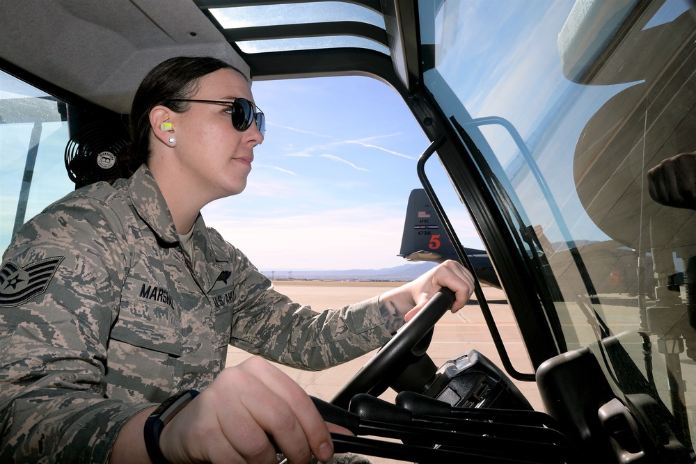 Reserve aerial porters help Denton program deliver again