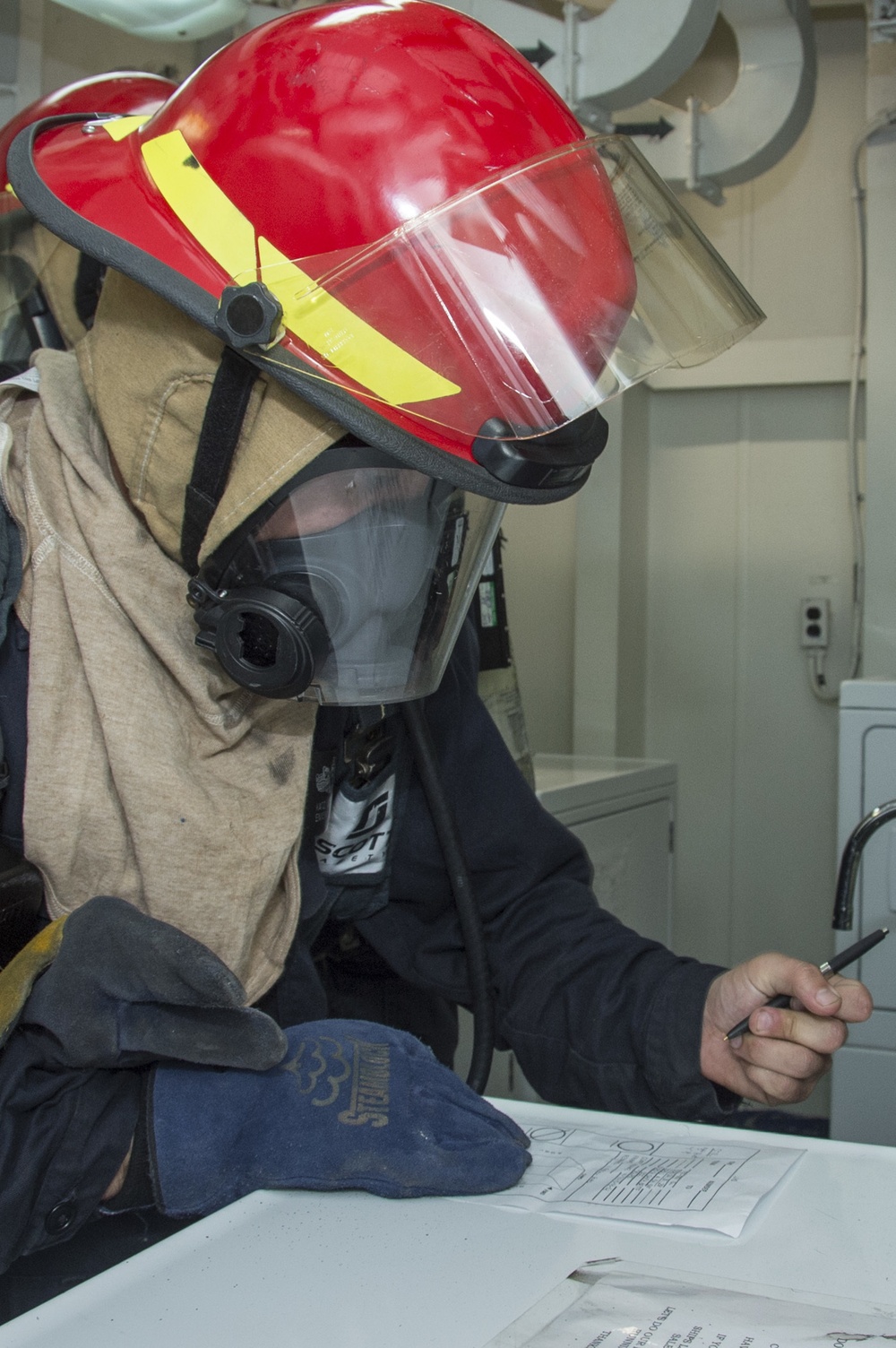 USS Bonhomme Richard (LHD 6) conducts a condition II Damage Control Drill