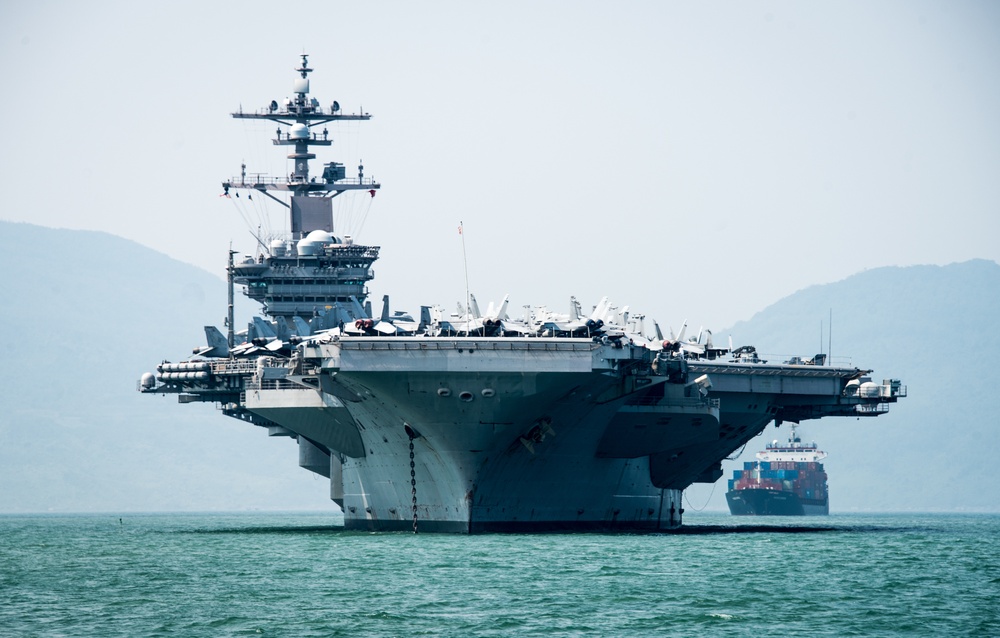 USS Carl Vinson arrives in Vietnam