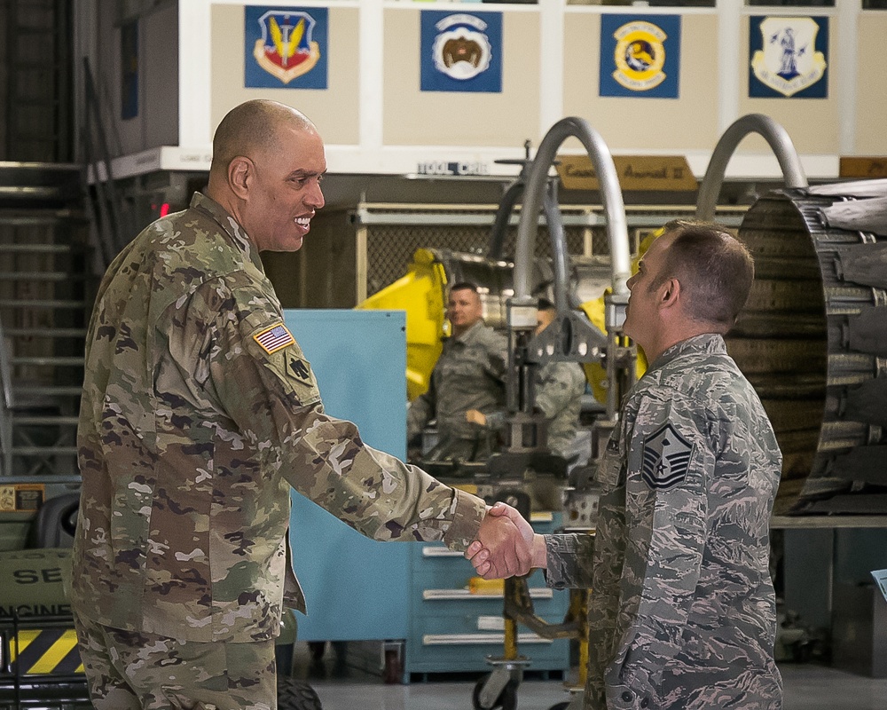 DVIDS - Images - Maj. Gen. Michael Thompson Visits Tulsa ANG [Image 4 of 7]