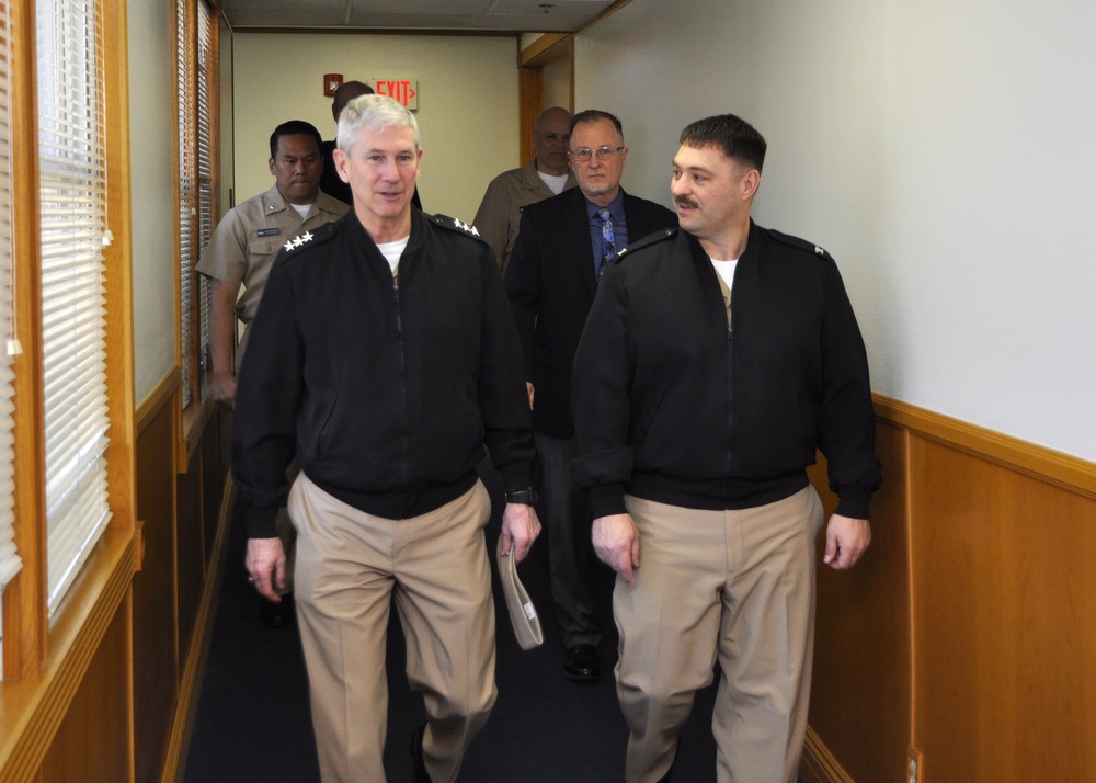 VADM Moore Visits NSWC PHD