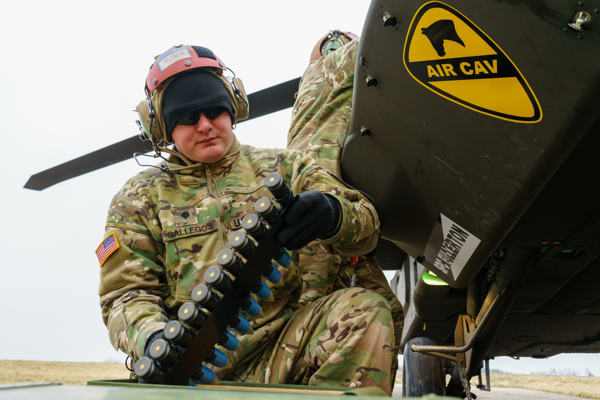 DVIDS - Images - 1-227 ARB maintainers arm Apaches [Image 4
