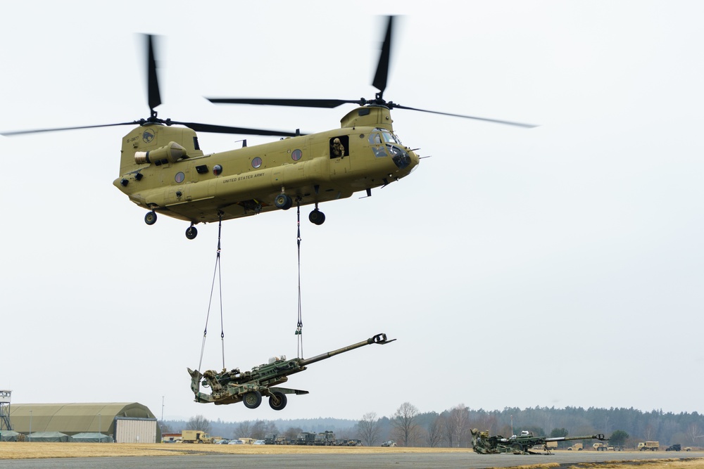 Air Cav, 2CR team up for sling load training