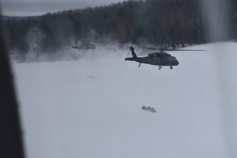 NY Army Guard aircrew team with Army Reserve for training