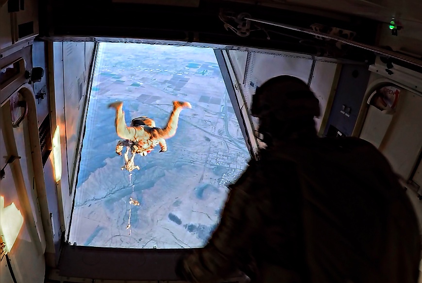 Texas Special Forces Soldiers Train for High Altitude Jumps