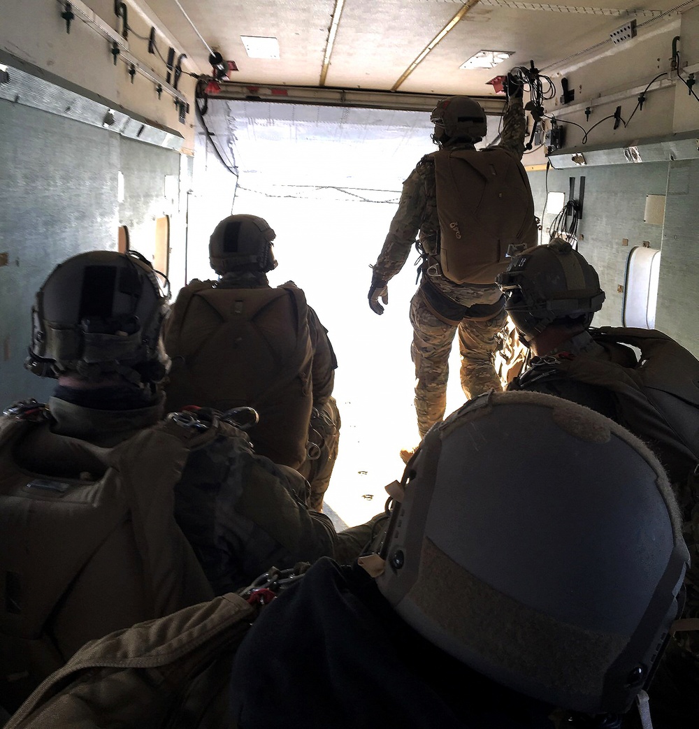 Texas Special Forces Soldiers Train for High Altitude Jumps