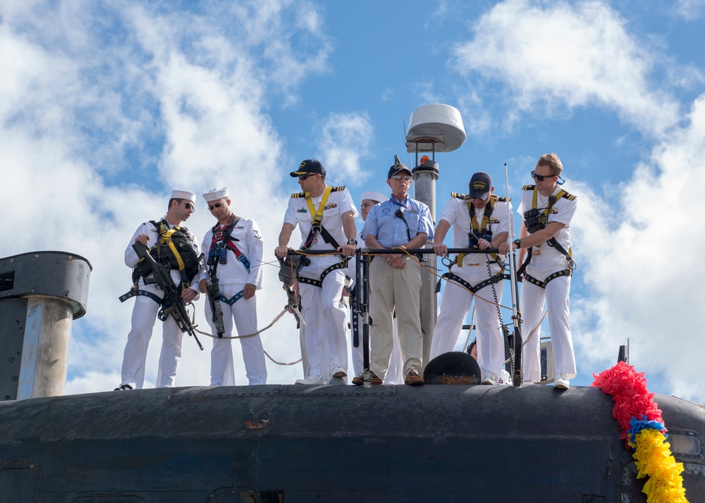 USS Tucson Returns to Pearl Harbor