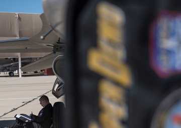Viper Demo Team participates in 2018 Heritage Flight Training Course