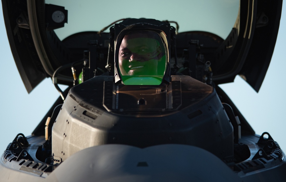 Langley Airmen showcase Raptor at Heritage Flight