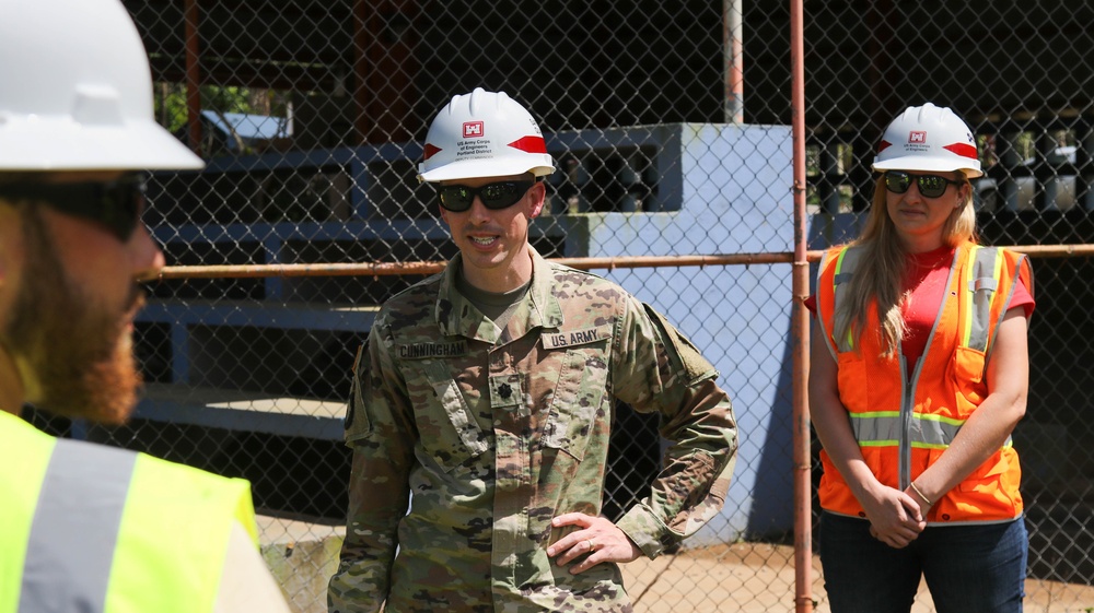 LTC Cunningham speaks with USACE volunteers and contracted line crews in Lares