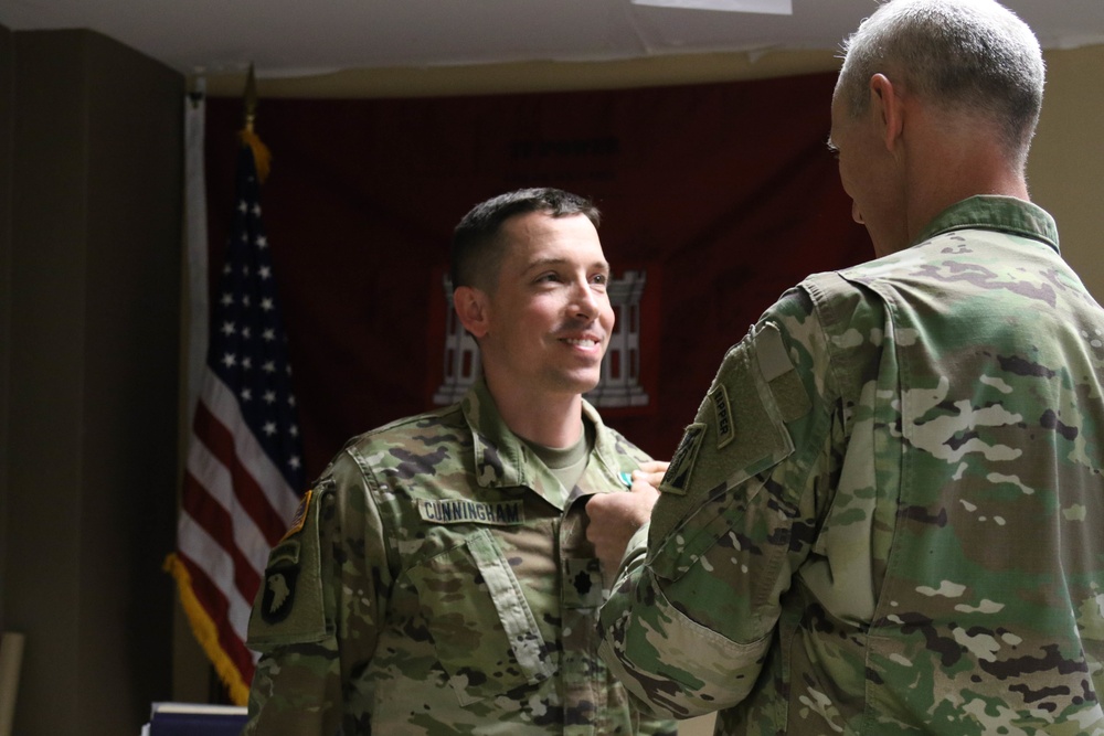 LTC Cunningham receives Army Commendation Medal
