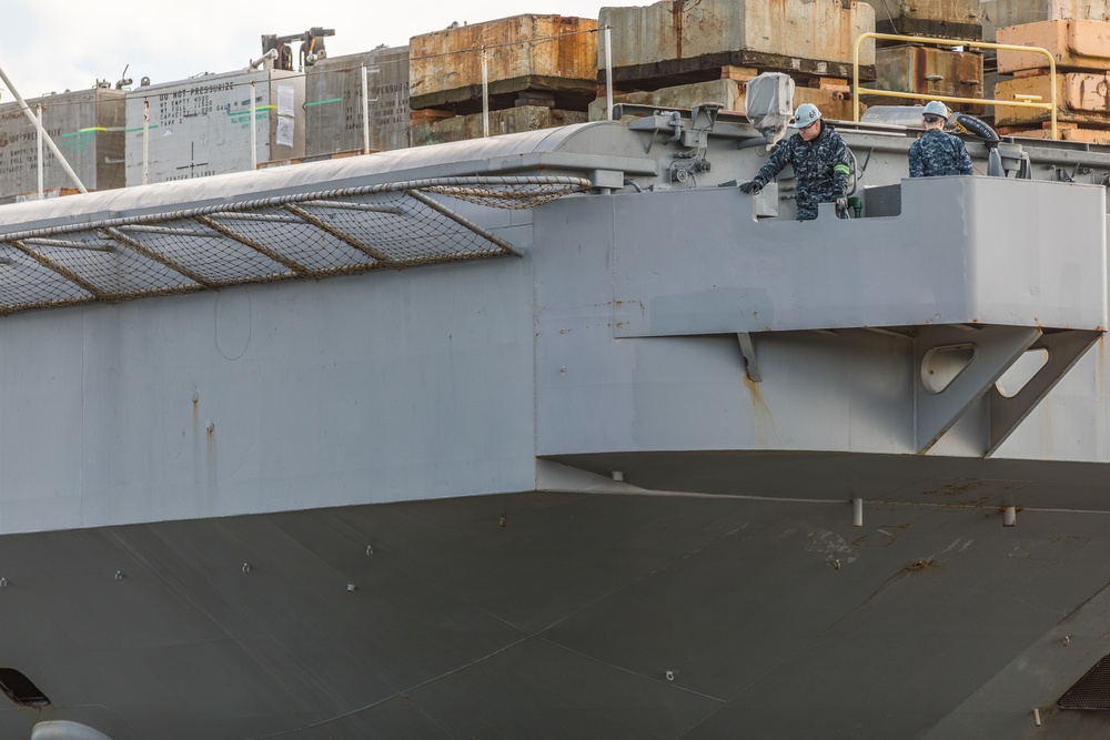 USS Nimitz (CVN 68) Docking