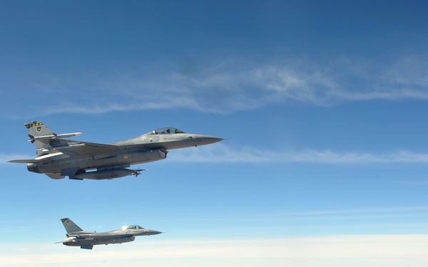 KC-135 in-flight refueling