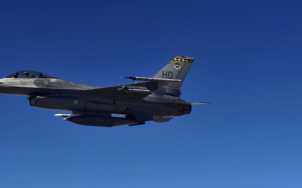 KC-135 in-flight refueling