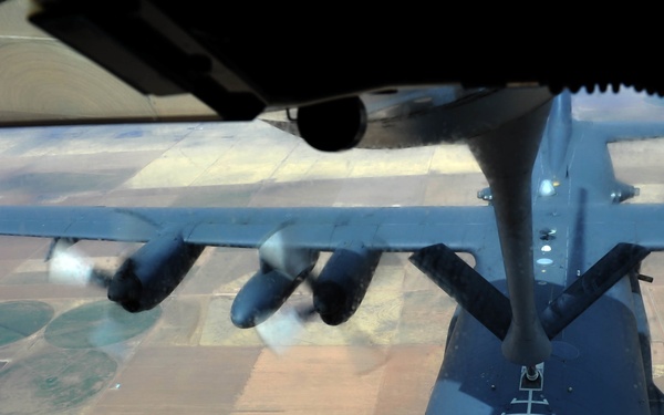 KC-135 in-flight refueling