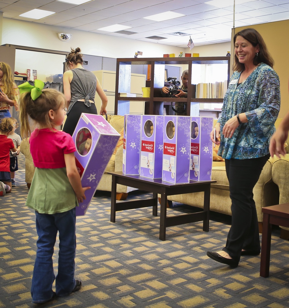 Red Cross gives back to Marines and their families