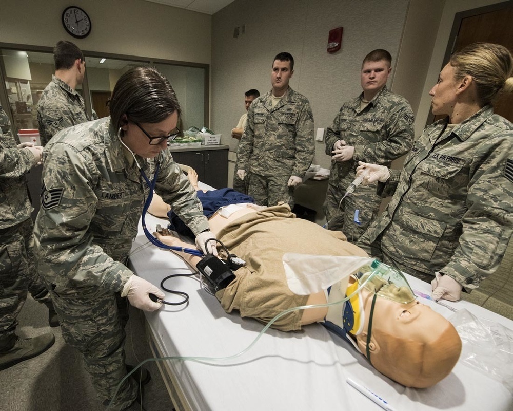 141st MDG Guardsmen gain valuable skills at WSU College of Nursing