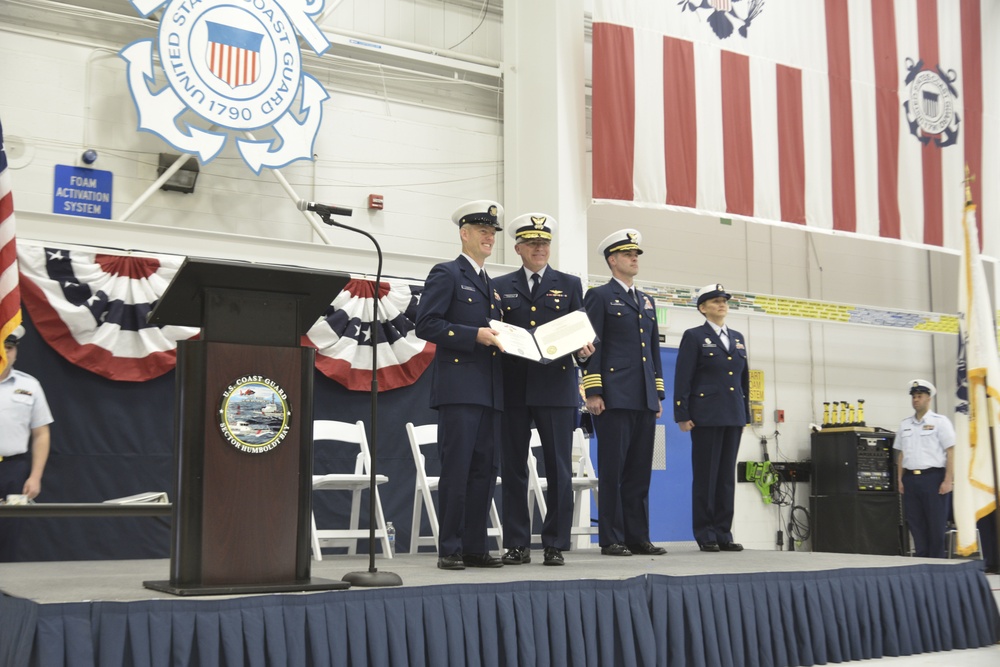 Coast Guardsman receives air medal for daring rescue