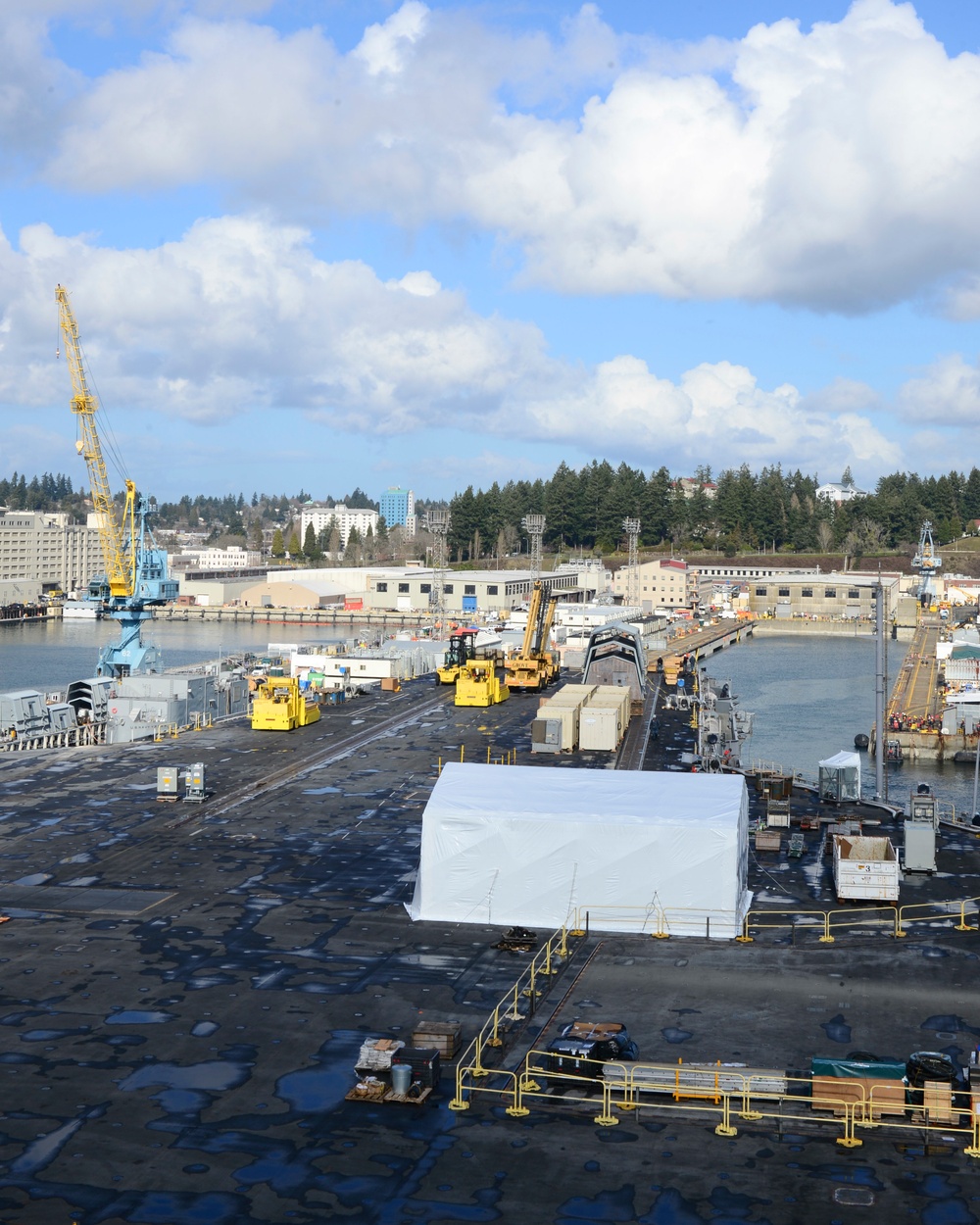 USS Nimitz Moves into Dry Dock