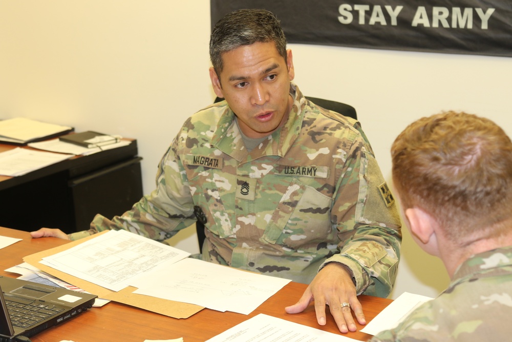 Career counselor advises troops