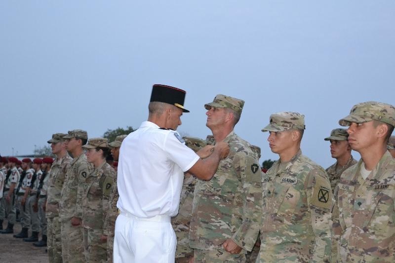 Texas Guardsmen go through French Desert Commando Course