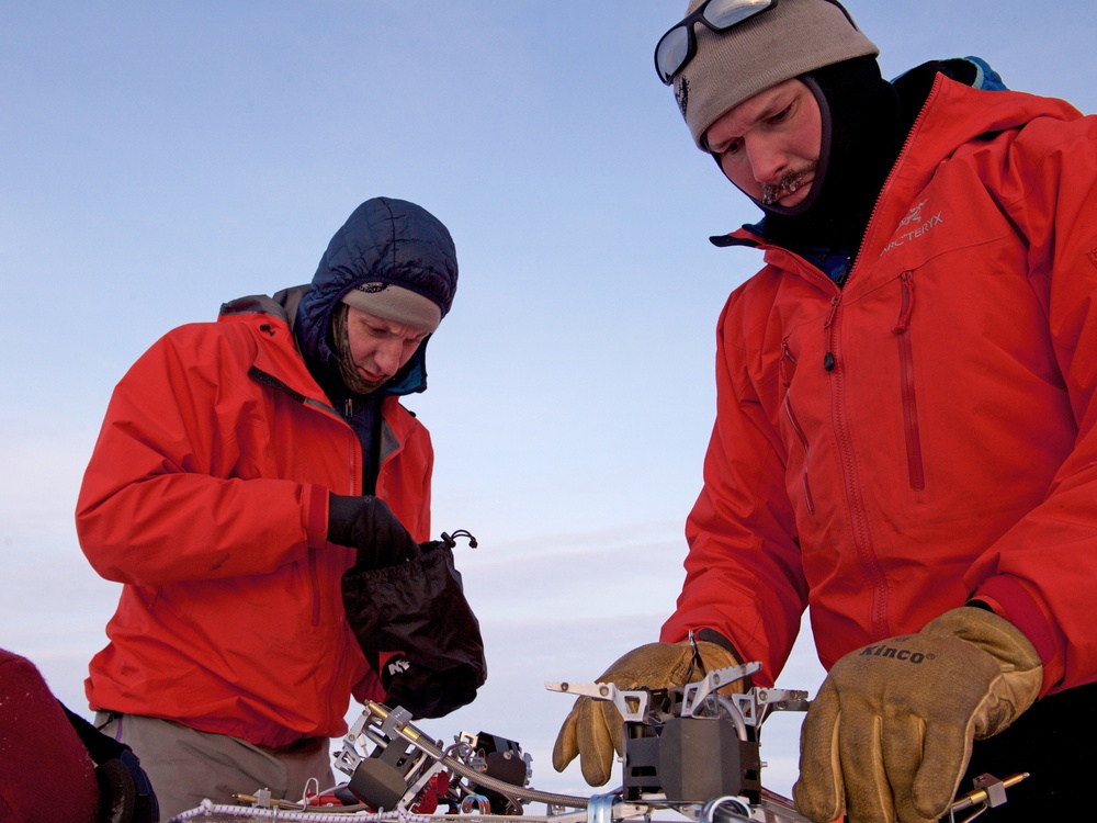 Alaska National Guardsmen support Arctic Ocean Ice Exercise