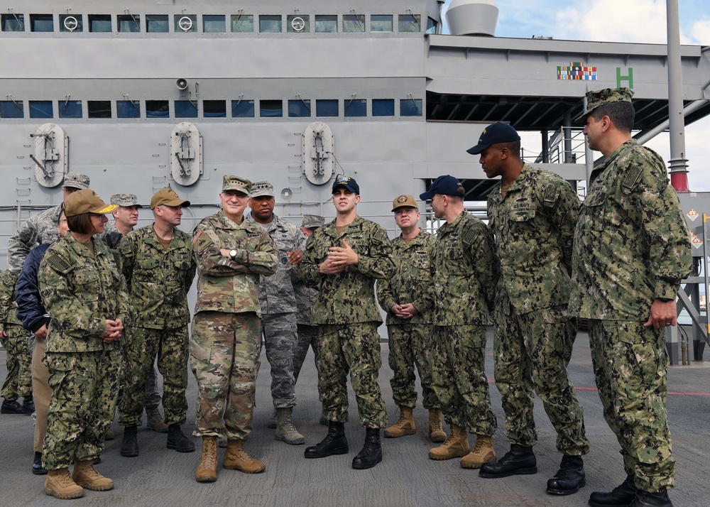 USEUCOM Commander visits USS Mount Whitney