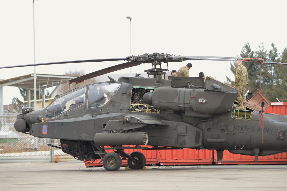 1st Battalion, 3rd Aviation Regiment (Attack Reconnaissance) conduct 500 hours phase maintenance on an AH-64D Apache