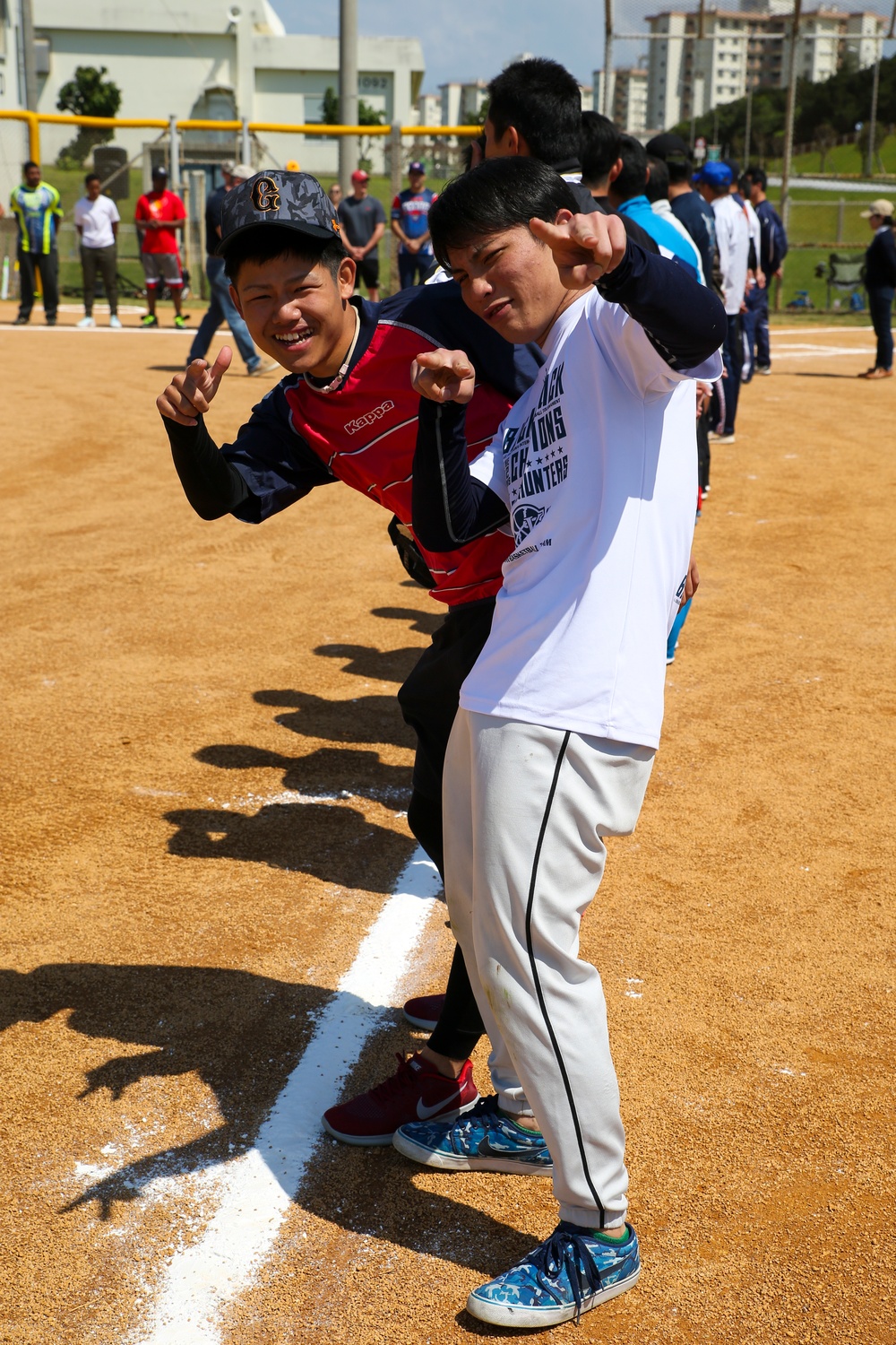 JGSDF competes in softball tournament with Marines