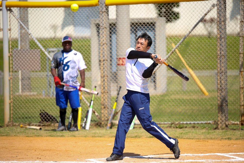 JGSDF competes in softball tournament with Marines
