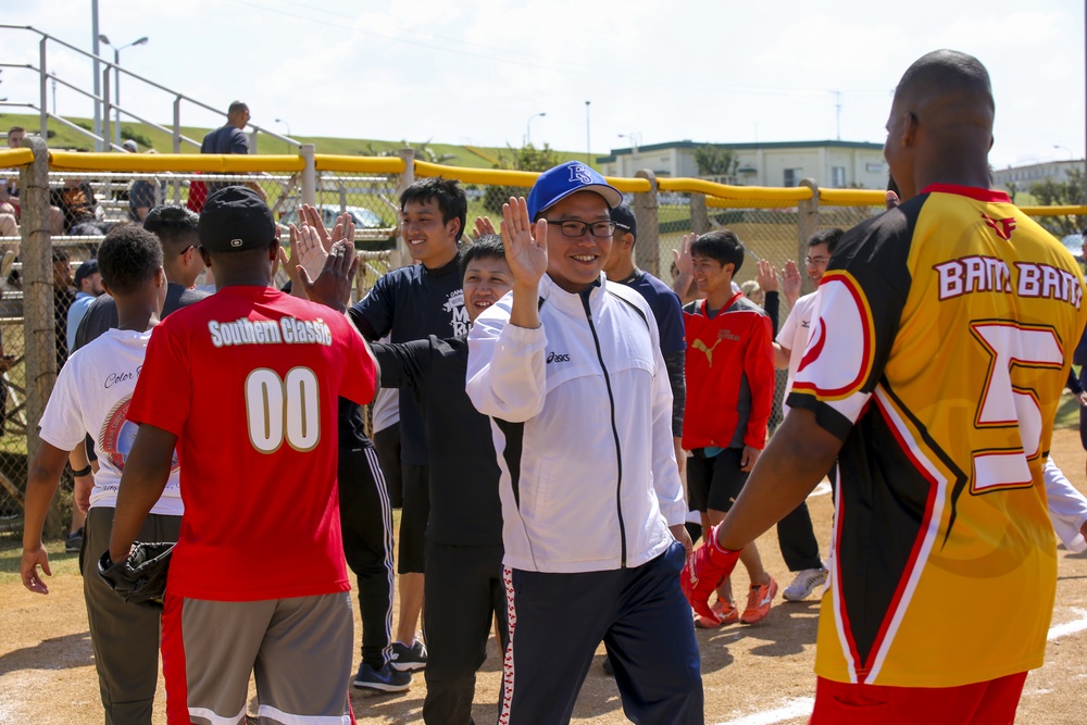 JGSDF competes in softball tournament with Marines